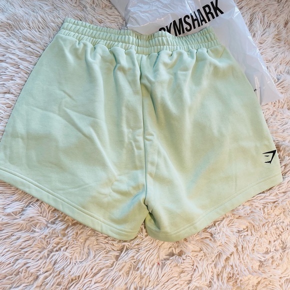 Gymshark dumbbells and deadlifts shorts - Picture 3 of 4